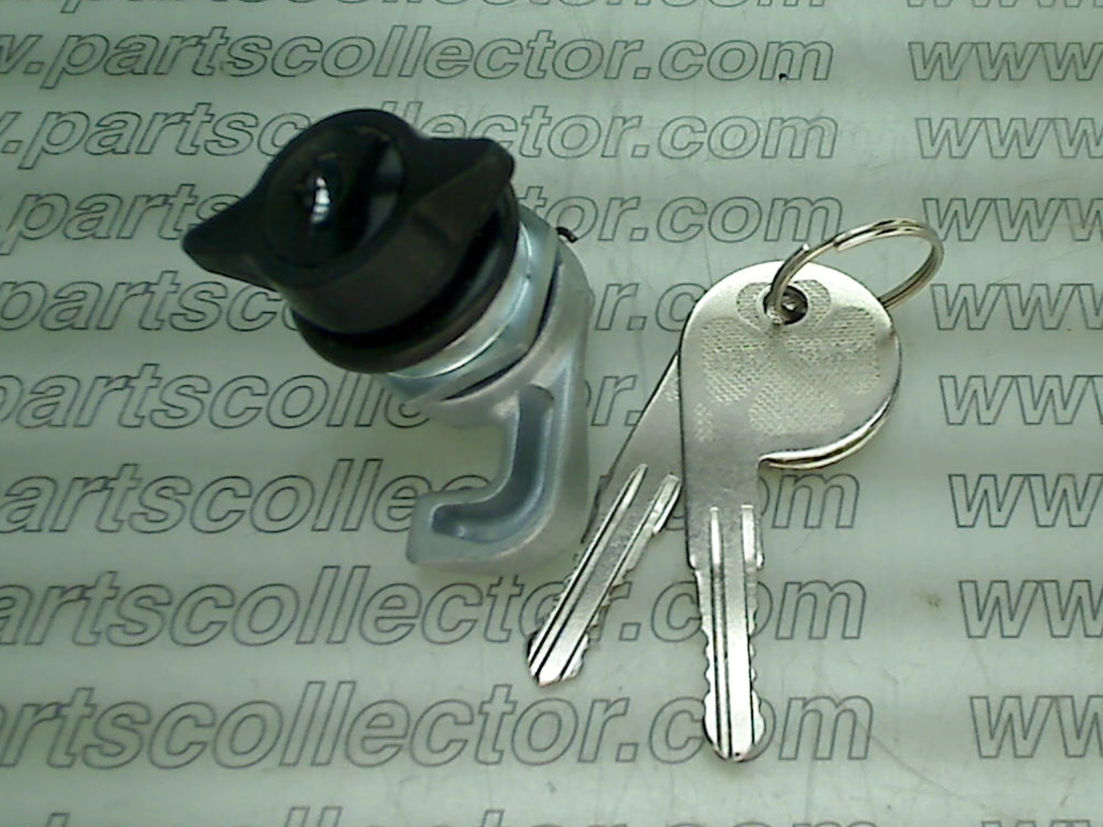 GLOVEBOX LOCK WITH KEY